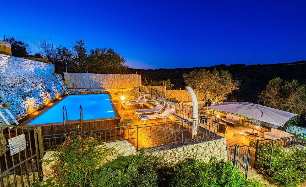Villa Vanessa Con Piscina Privata - Castro Castro  Exterior foto