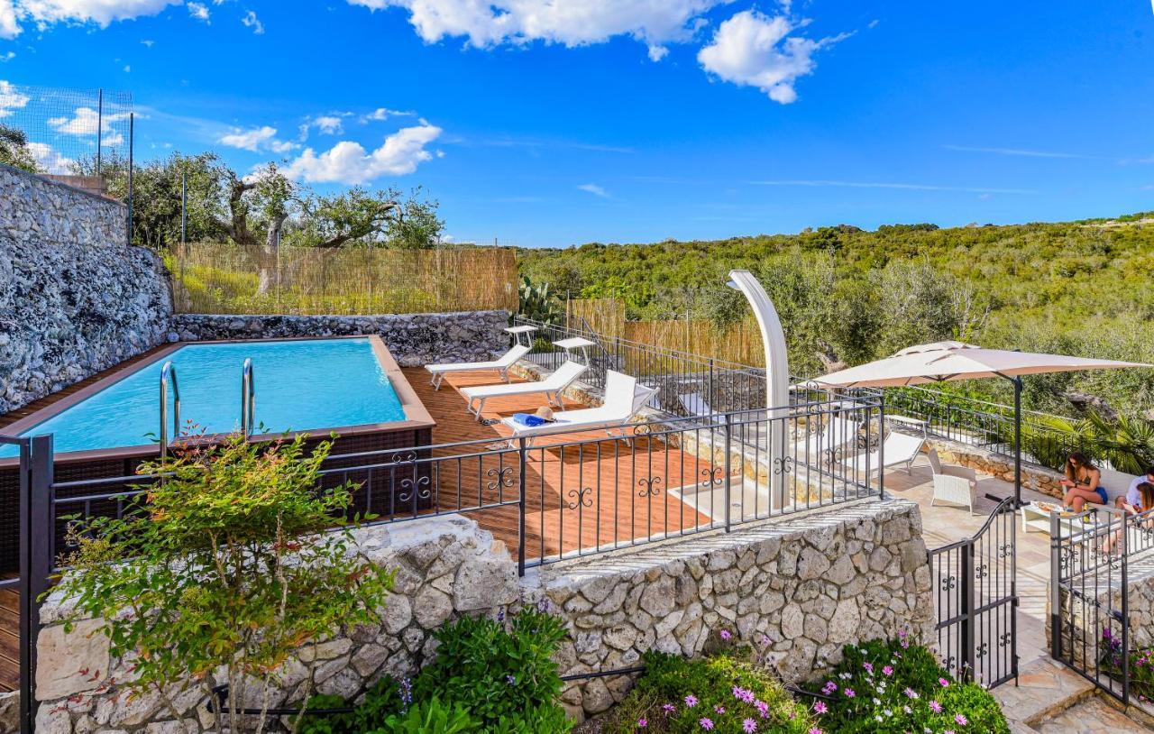 Villa Vanessa Con Piscina Privata - Castro Castro  Exterior foto
